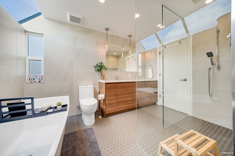 2022 Chesterfield Avenue North Vancouver, BC - 21