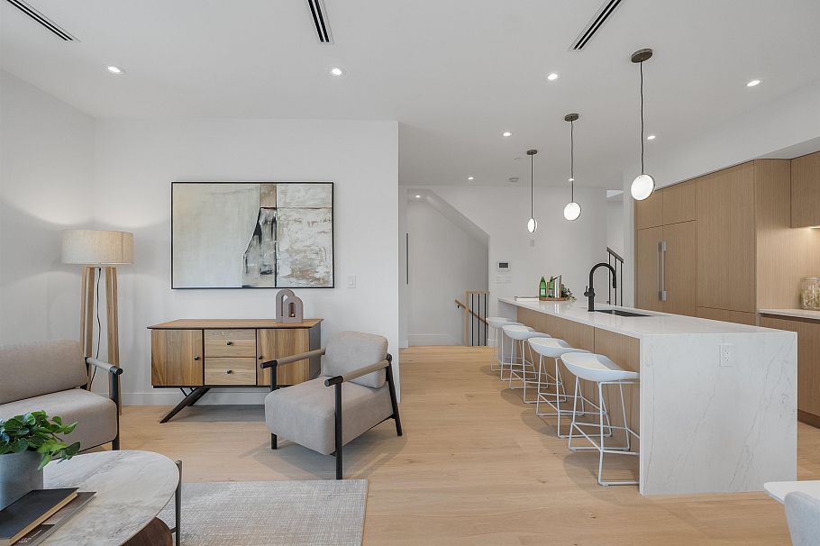 1012 W 52nd Avenue Vancouver, BC - 6