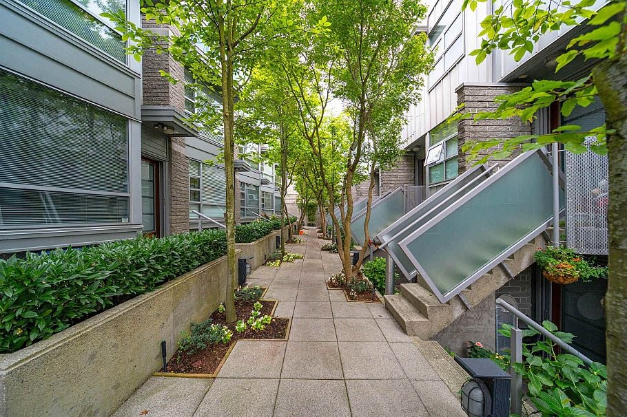 9 1250 W 6th Avenue Vancouver, BC - 31