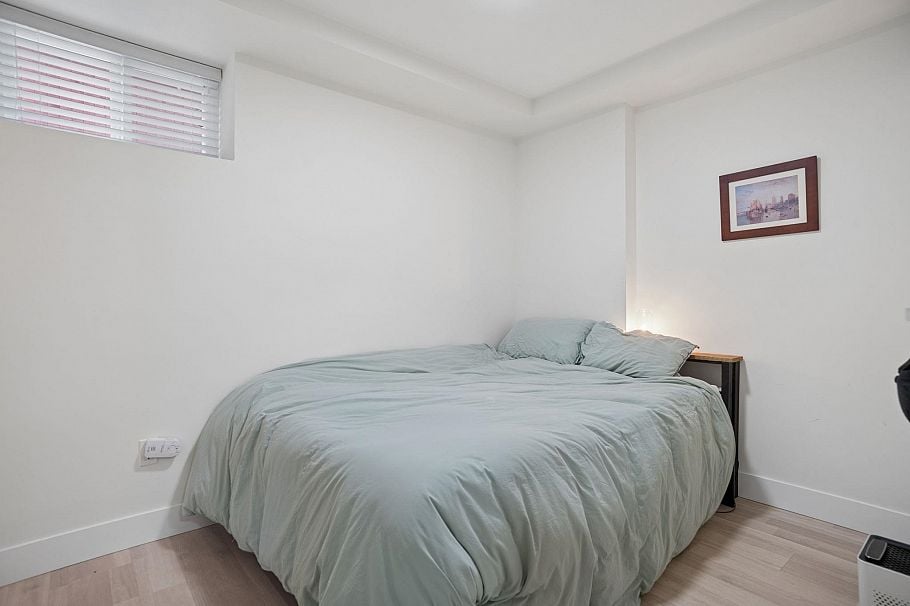 1604 E 36th Avenue Vancouver, BC - 17