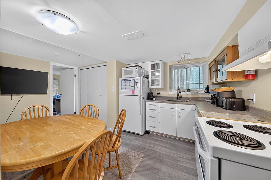 3519 W 14th Avenue Vancouver, BC - 23