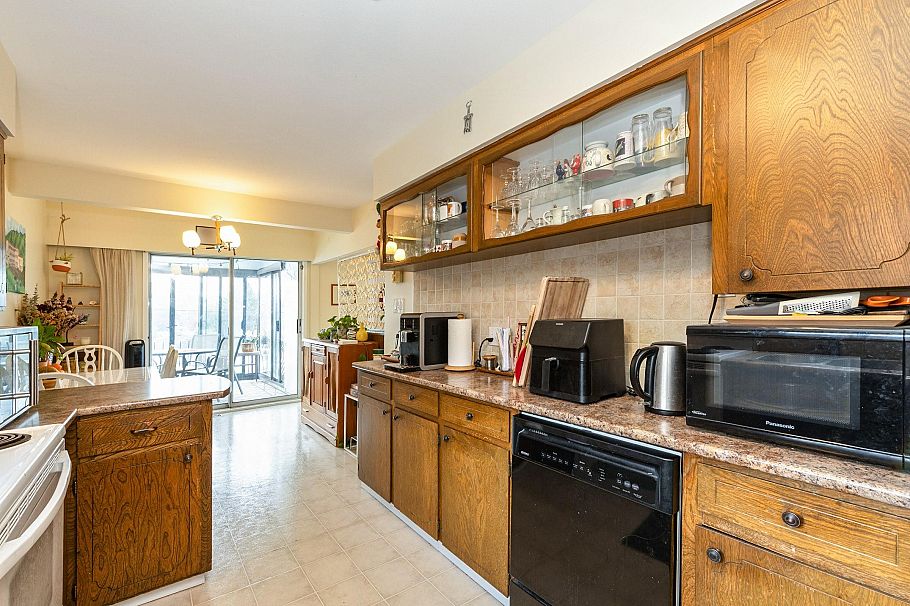 3350 E 8 Avenue Vancouver, BC - 7