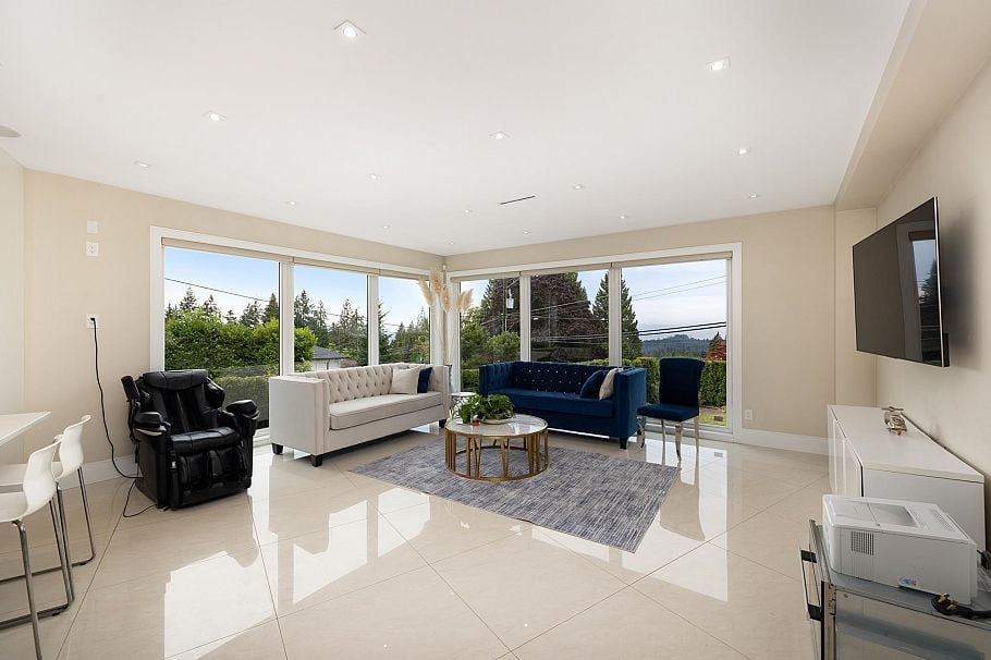4716 Skyline Drive North Vancouver, BC - 11