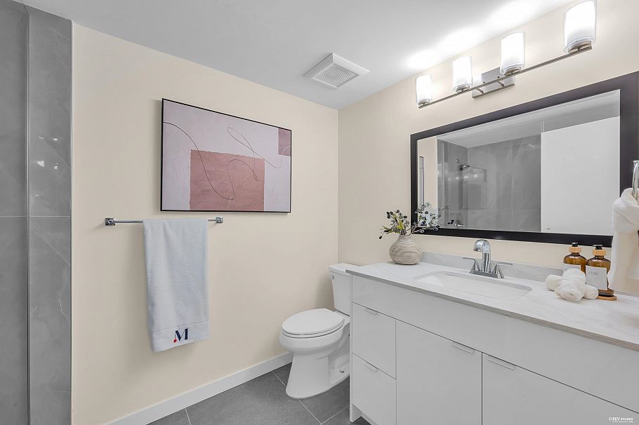 101 1924 Comox Street Vancouver, BC - 26