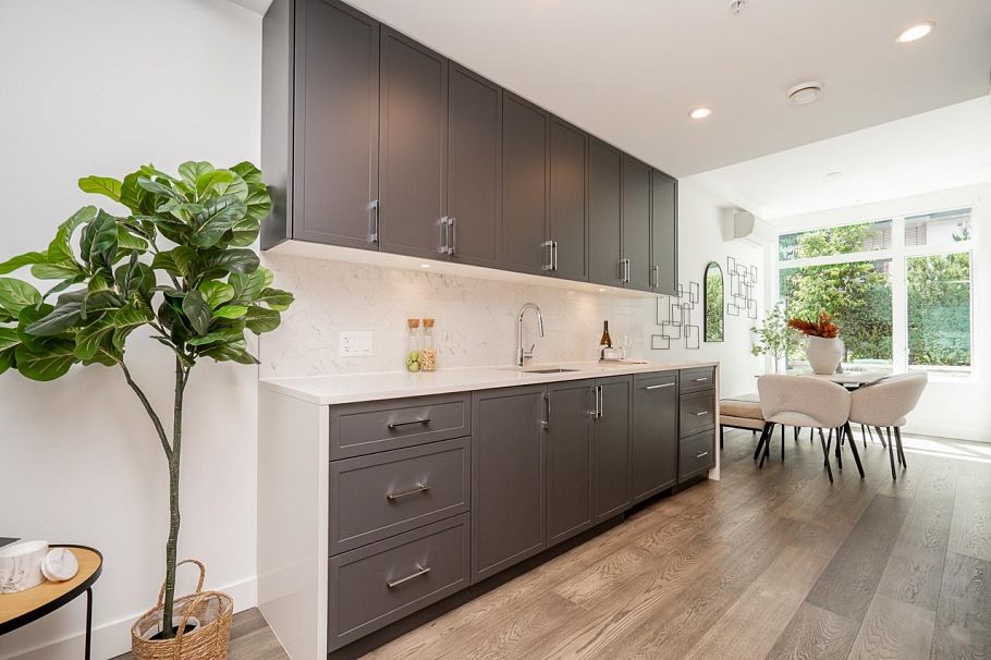 533 W 29th Avenue Vancouver, BC - 5