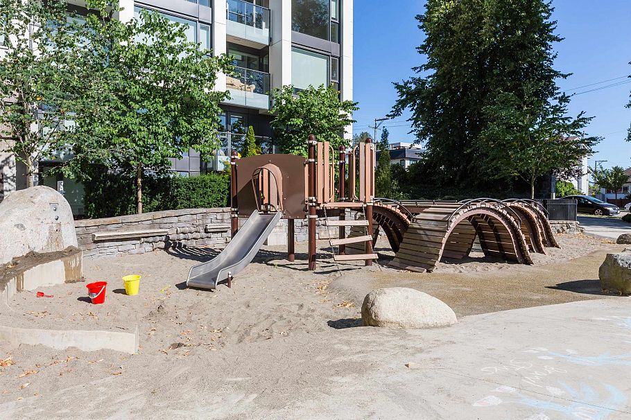 702 7128 Adera Street Vancouver, BC - 17