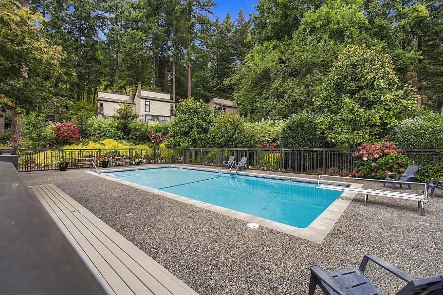 1063 Heritage Boulevard North Vancouver, BC - 11