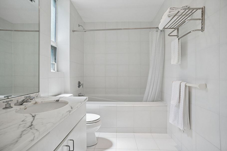 100 1550 W 15th Avenue Vancouver, BC - 16