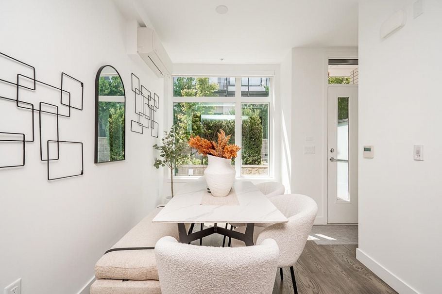 533 W 29th Avenue Vancouver, BC - 2