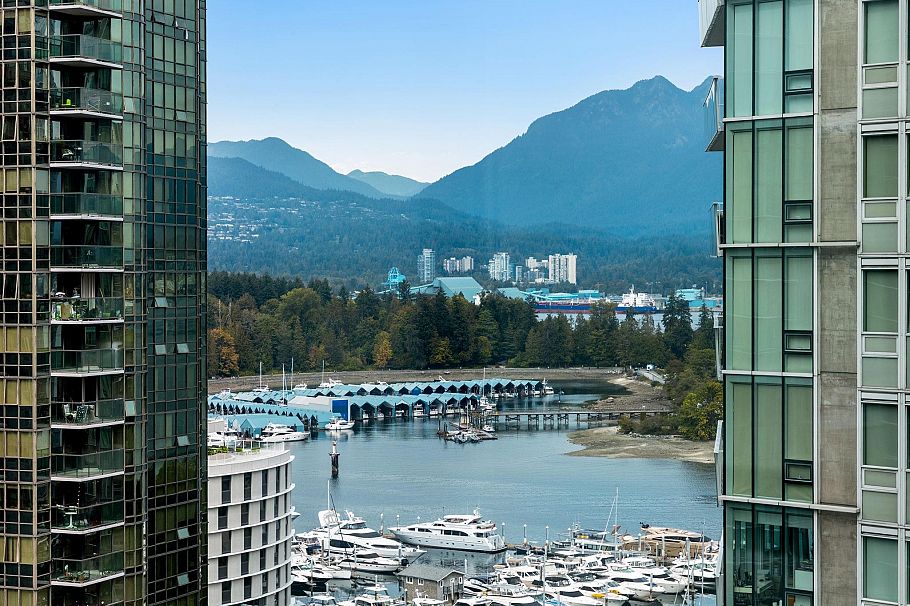 1702 1238 Melville Street Vancouver, BC - 1