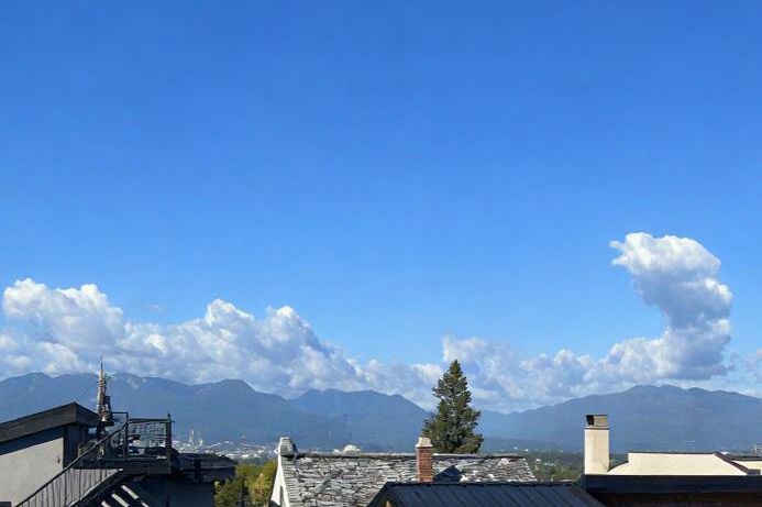 3 1325 E 37th Avenue Vancouver, BC - 2