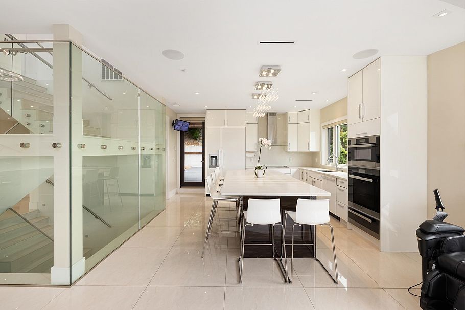 4716 Skyline Drive North Vancouver, BC - 16