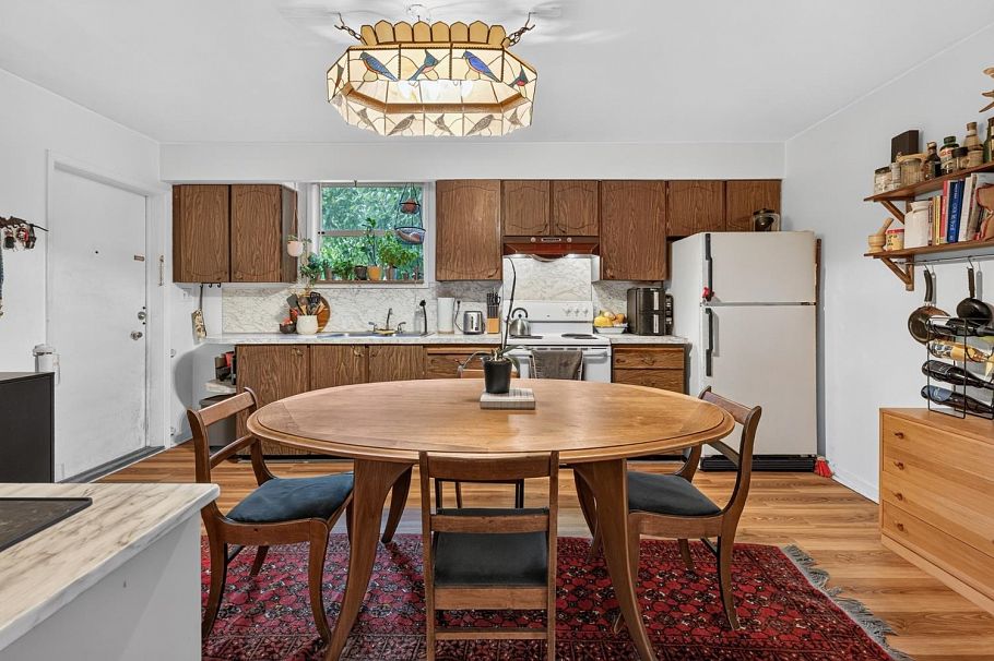 236 W 12th Avenue Vancouver, BC - 3