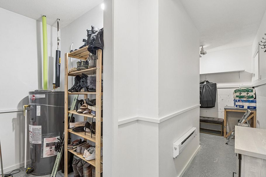 7 848 W 16th Street North Vancouver, BC - 29