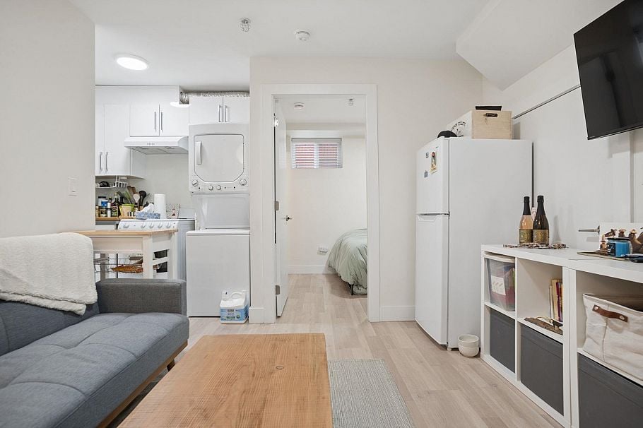 1604 E 36th Avenue Vancouver, BC - 23