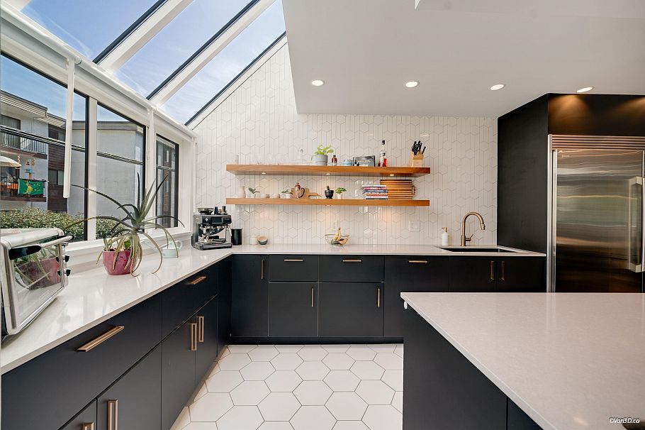 2022 Chesterfield Avenue North Vancouver, BC - 8