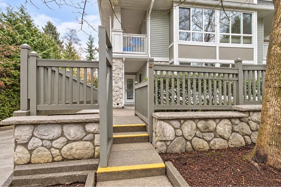 115 1111 Lynn Valley Road North Vancouver, BC - 2