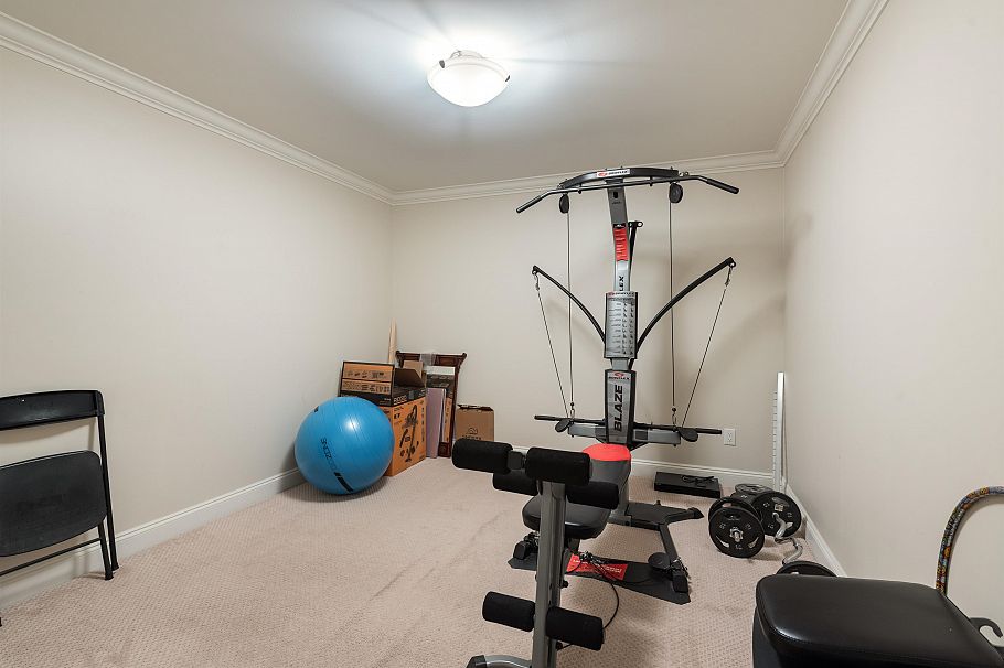 362 E 21st Street North Vancouver, BC - 29