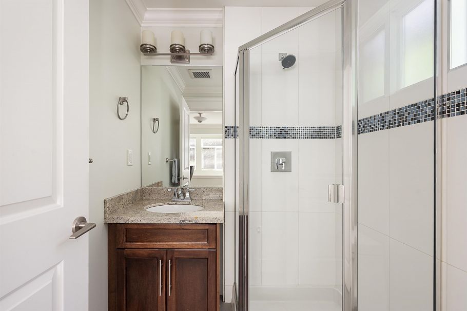 362 E 21st Street North Vancouver, BC - 24