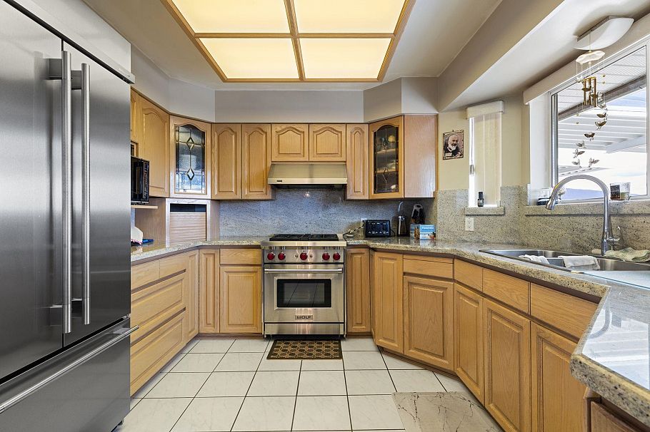 547 Tempe Crescent North Vancouver, BC - 5