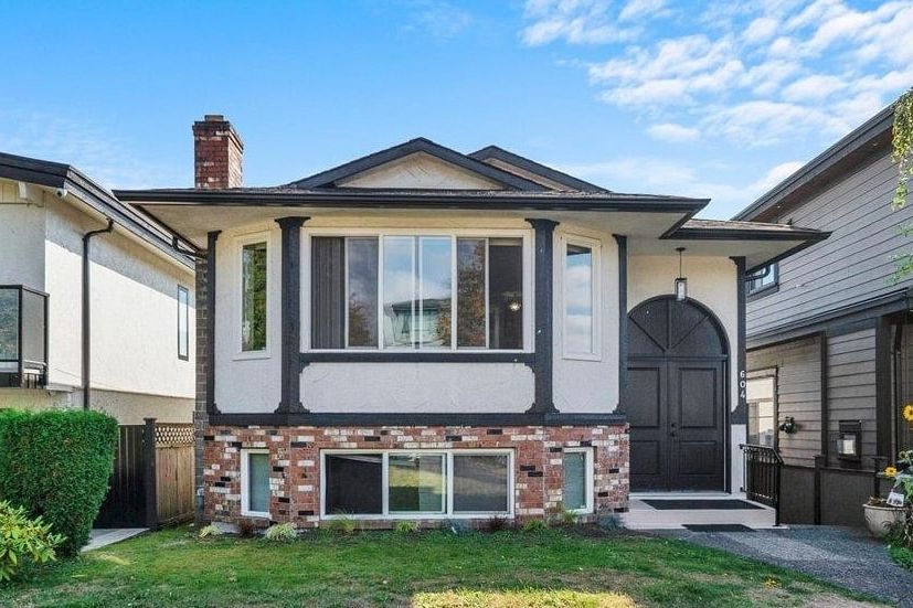 604 E 54th Avenue Vancouver, BC - 1