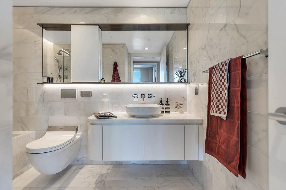 2204 1482 Robson Street Vancouver, BC - 4