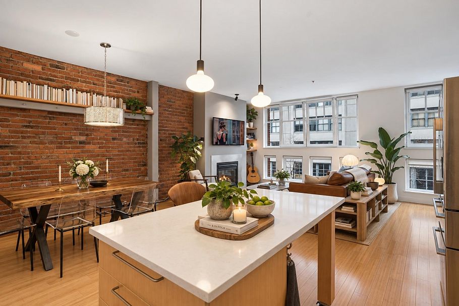 401 1072 Hamilton Street Vancouver, BC - 3