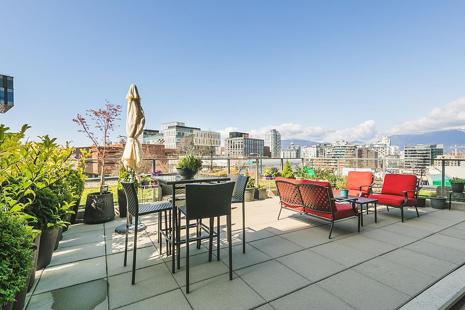 304 210 E 5th Avenue Vancouver, BC - 3