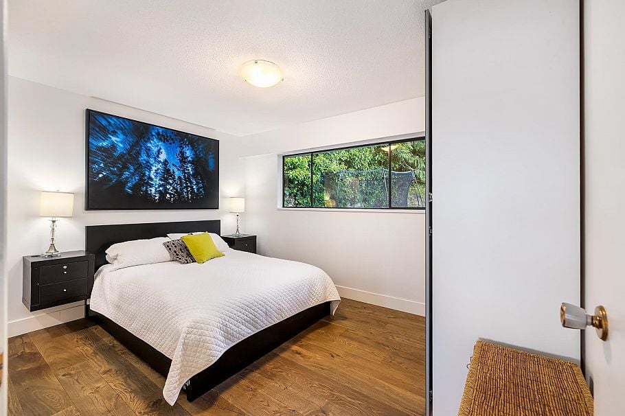 1152 W 17th Street North Vancouver, BC - 26