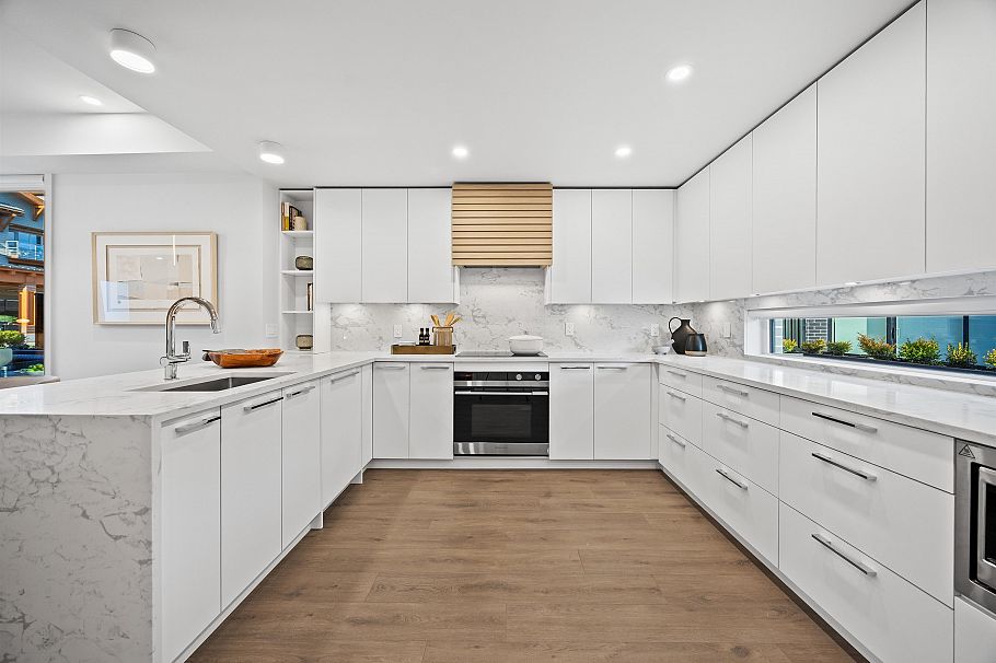 3140 Woodbine Drive North Vancouver, BC - 3