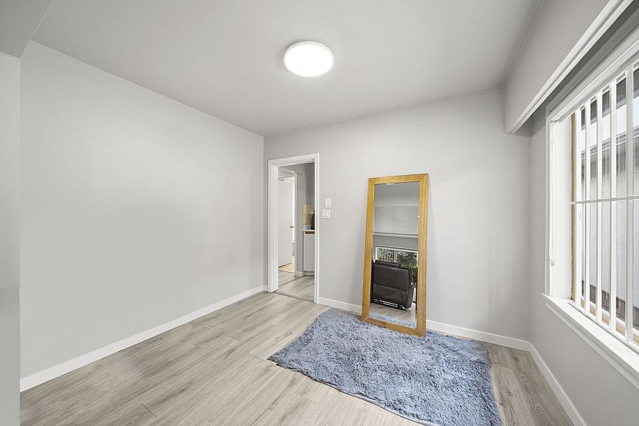 1534 W 71st Avenue Vancouver, BC - 11