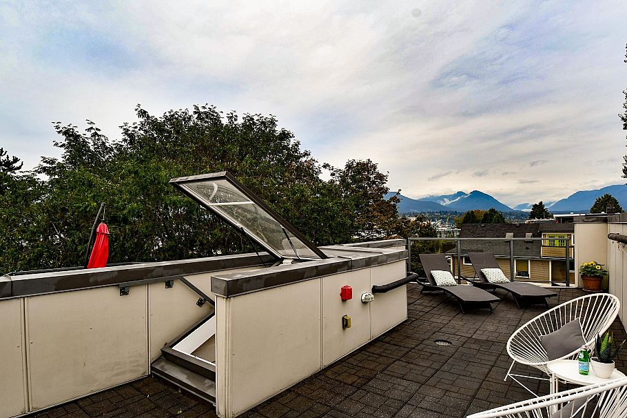 2118 Eton Street Vancouver, BC - 1