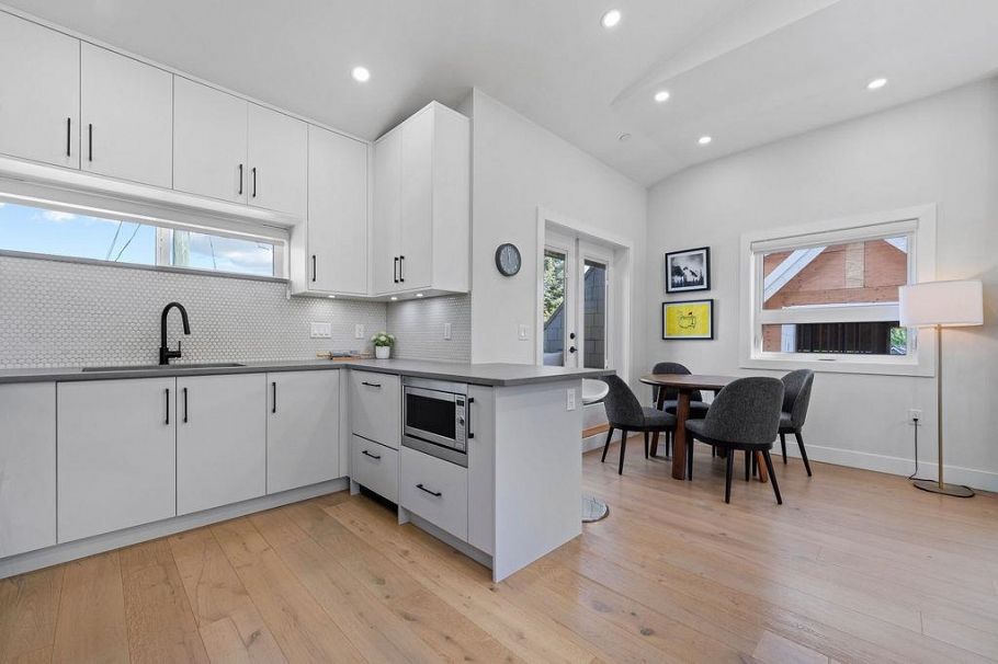 1313 E 20th Avenue Vancouver, BC - 9