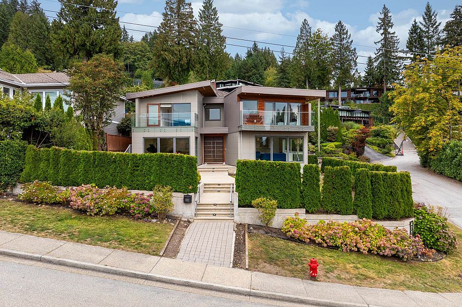4716 Skyline Drive North Vancouver, BC - 37
