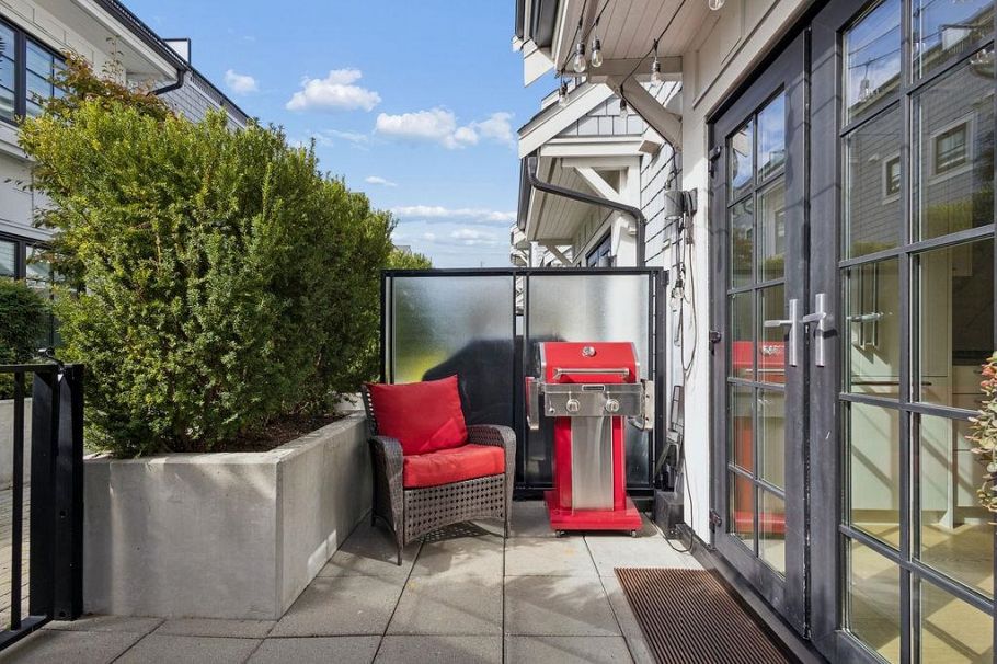 12 1133 Ridgewood Drive North Vancouver, BC - 13