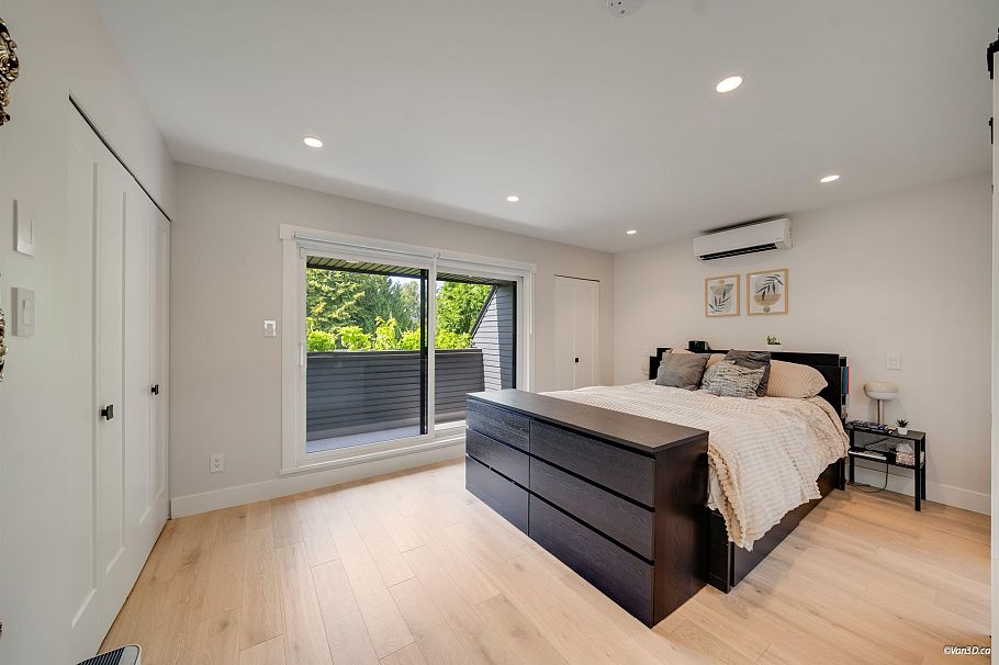 2022 Chesterfield Avenue North Vancouver, BC - 20