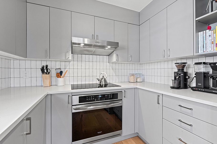 3261 W 2nd Avenue Vancouver, BC - 5