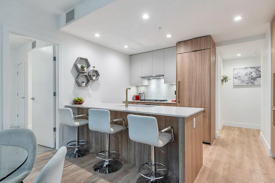 109 2325 Emery Court North Vancouver, BC - 12