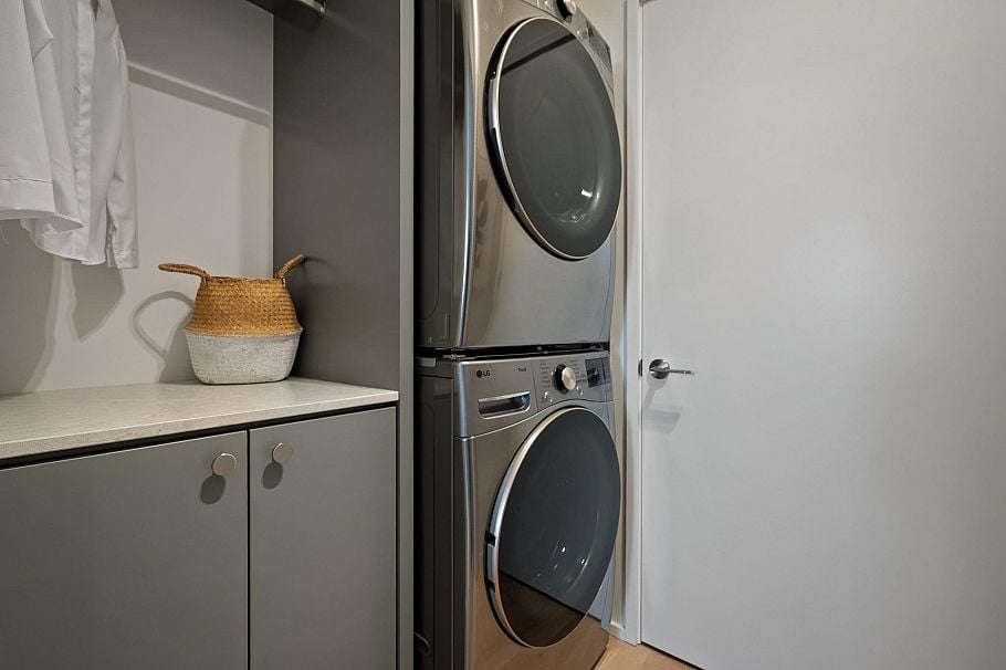 166 E 38th Avenue Vancouver, BC - 32