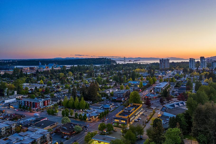 1152 W 17th Street North Vancouver, BC - 32
