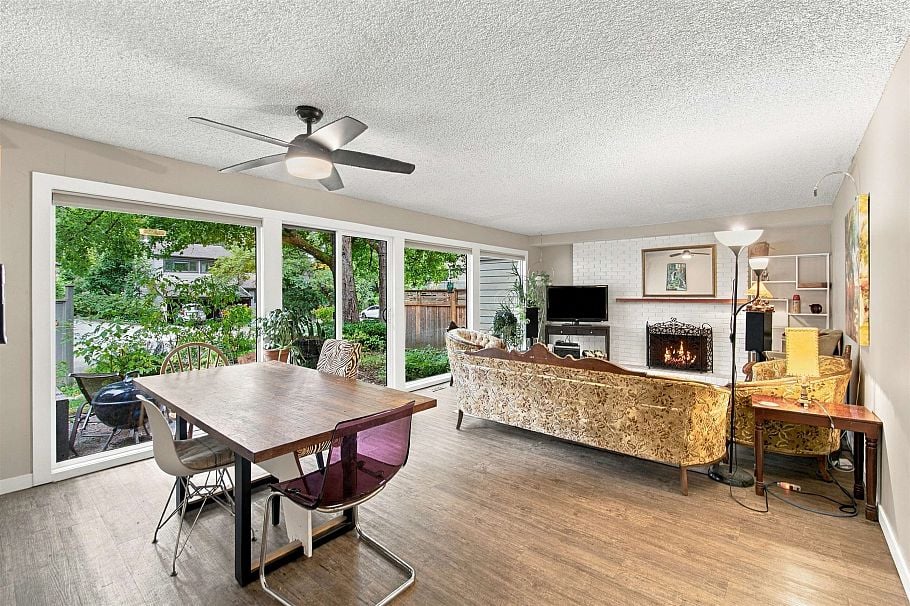 1063 Heritage Boulevard North Vancouver, BC - 1