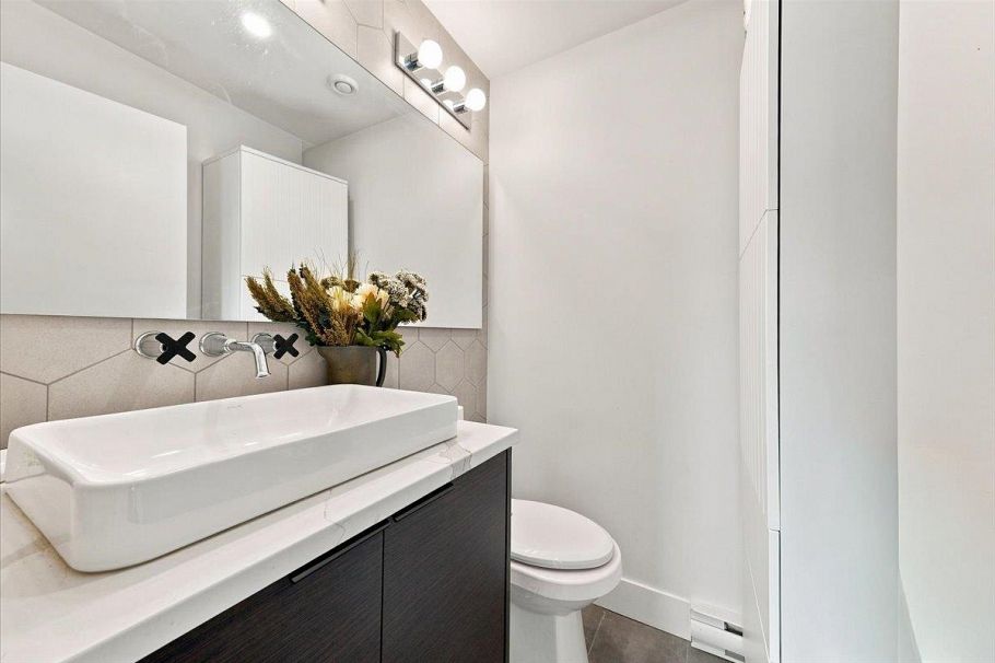 226 E 8th Street North Vancouver, BC - 14