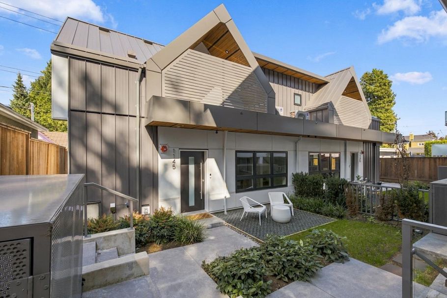 1145 W 33rd Avenue Vancouver, BC - 1