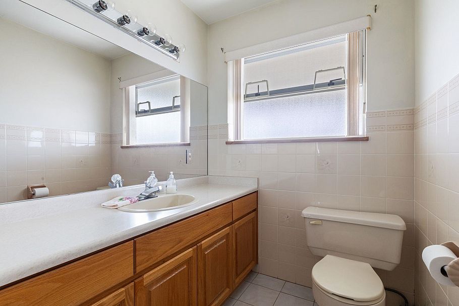 547 Tempe Crescent North Vancouver, BC - 26