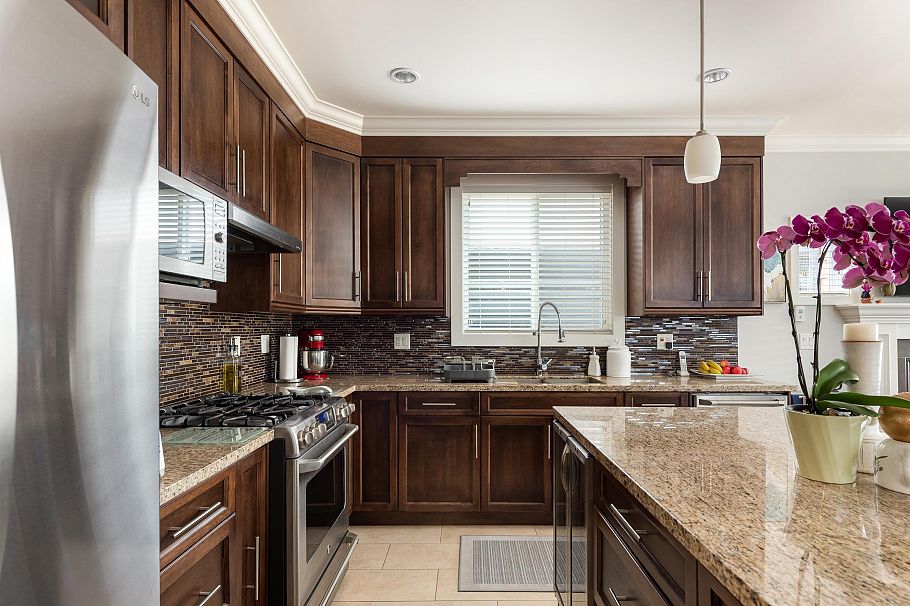 362 E 21st Street North Vancouver, BC - 4