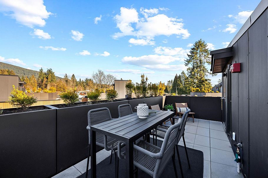 3140 Woodbine Drive North Vancouver, BC - 32