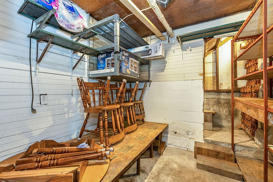 3350 E 8 Avenue Vancouver, BC - 23