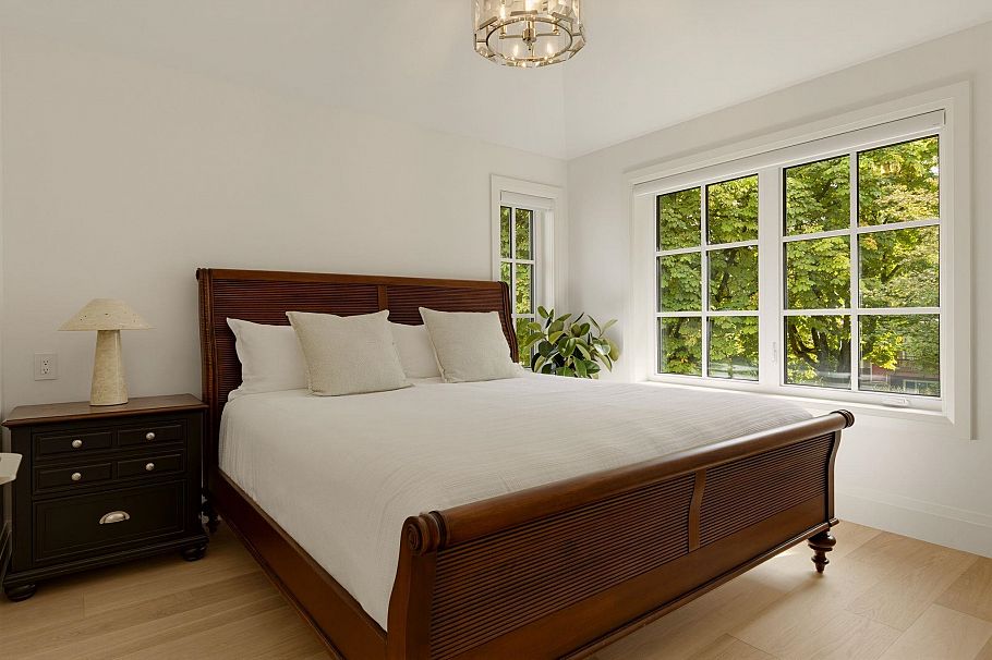 3887 W 15th Avenue Vancouver, BC - 25