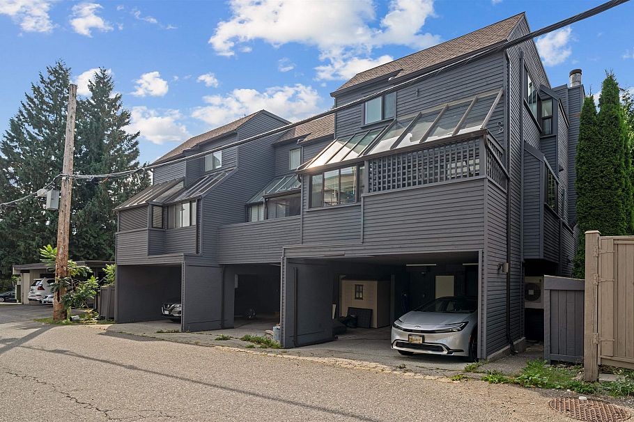 2022 Chesterfield Avenue North Vancouver, BC - 36