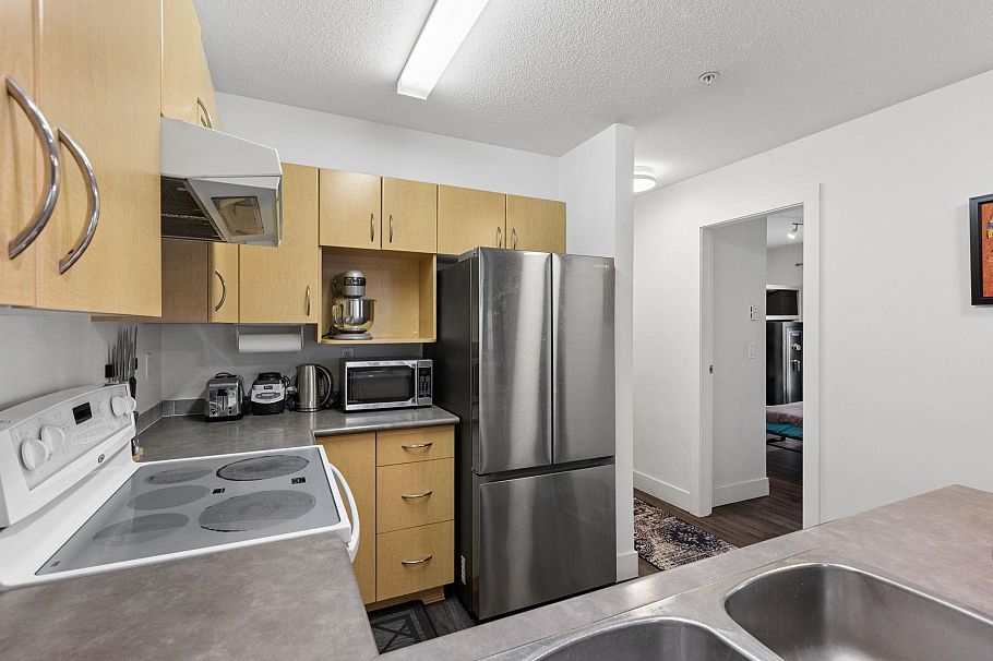 319 147 E 1st Street North Vancouver, BC - 23